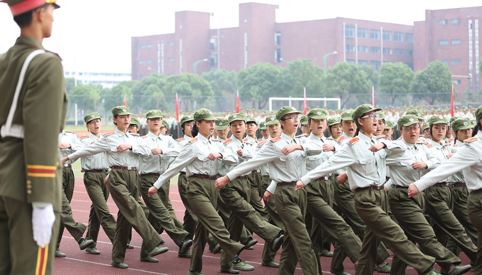 江西师范大学 军训汇演展雄姿 免院学子显风采